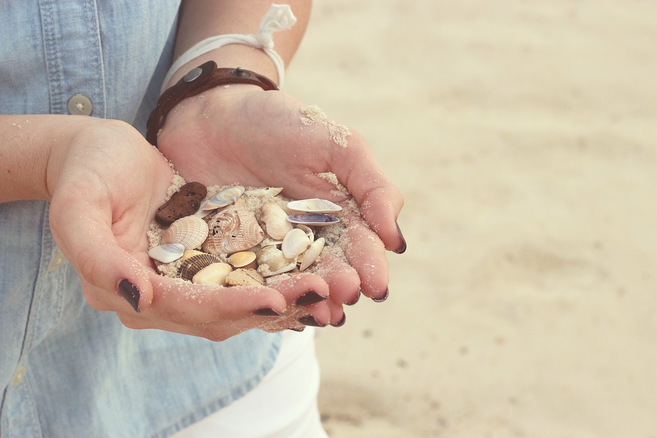 entdecken sie unsere vielfältigen strandaccessoires für einen perfekten tag am meer – von sonnenschirmen über strandtücher bis hin zu praktischen taschen und mehr.